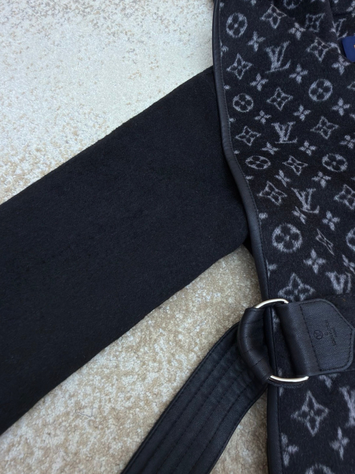 LV 1A4PEA Wrap Trench Coat in Wool