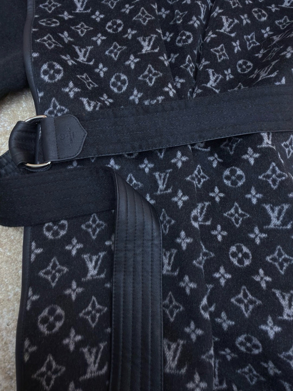 LV 1A4PEA Wrap Trench Coat in Wool