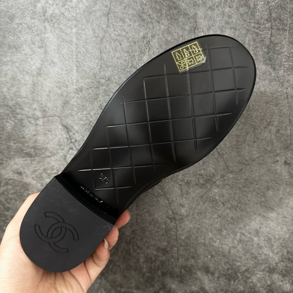Chanel CC Logo Loafer In Leather