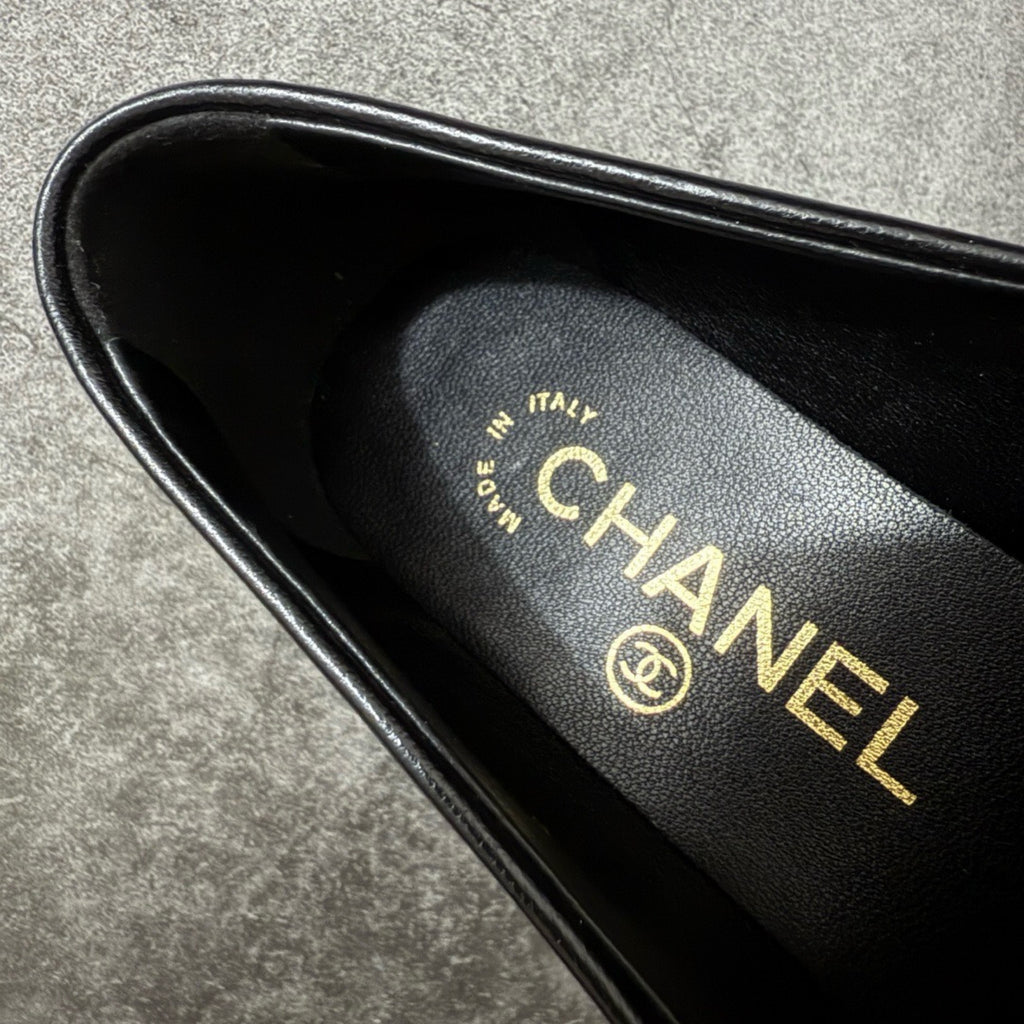 Chanel CC Logo Loafer In Leather