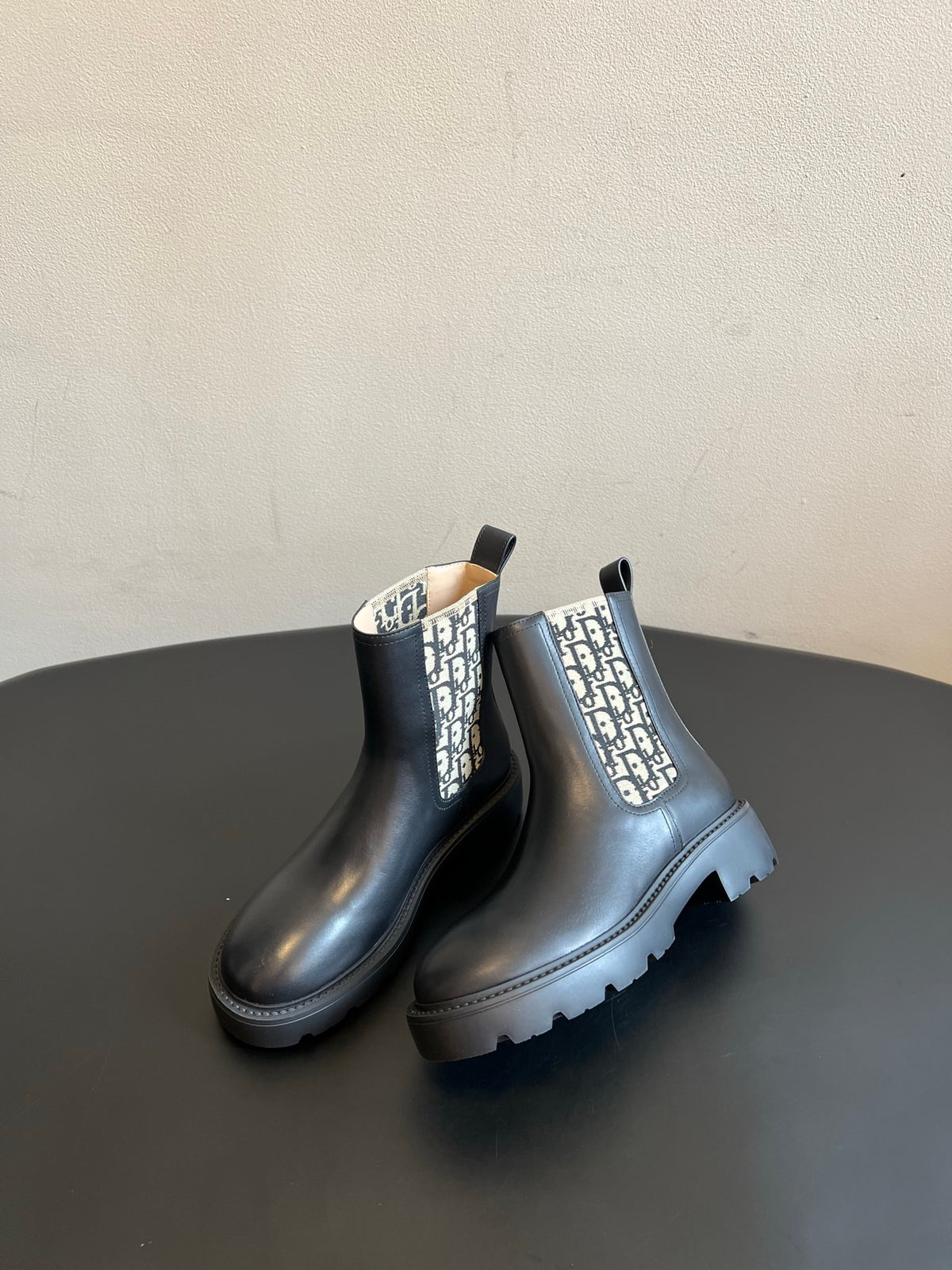 Dior Ride Chelsea Boot in Calfskin