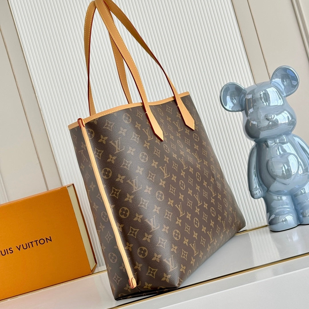 LV Walkaround Tote M3A244