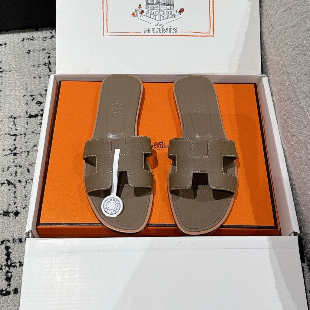 Hermes Oran Sandals in Epsom Calfskin
