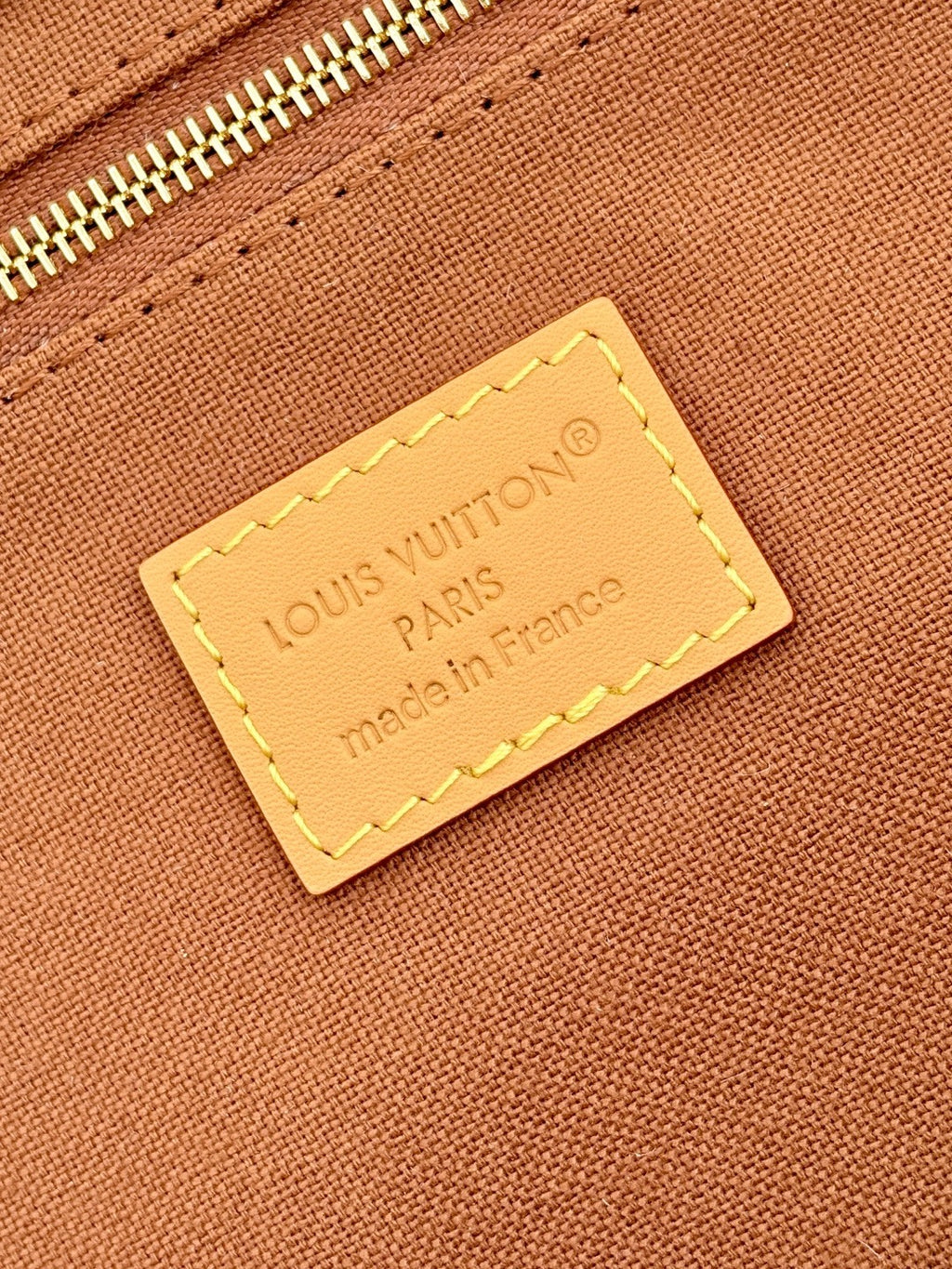 LV Walkaround Tote M3A244