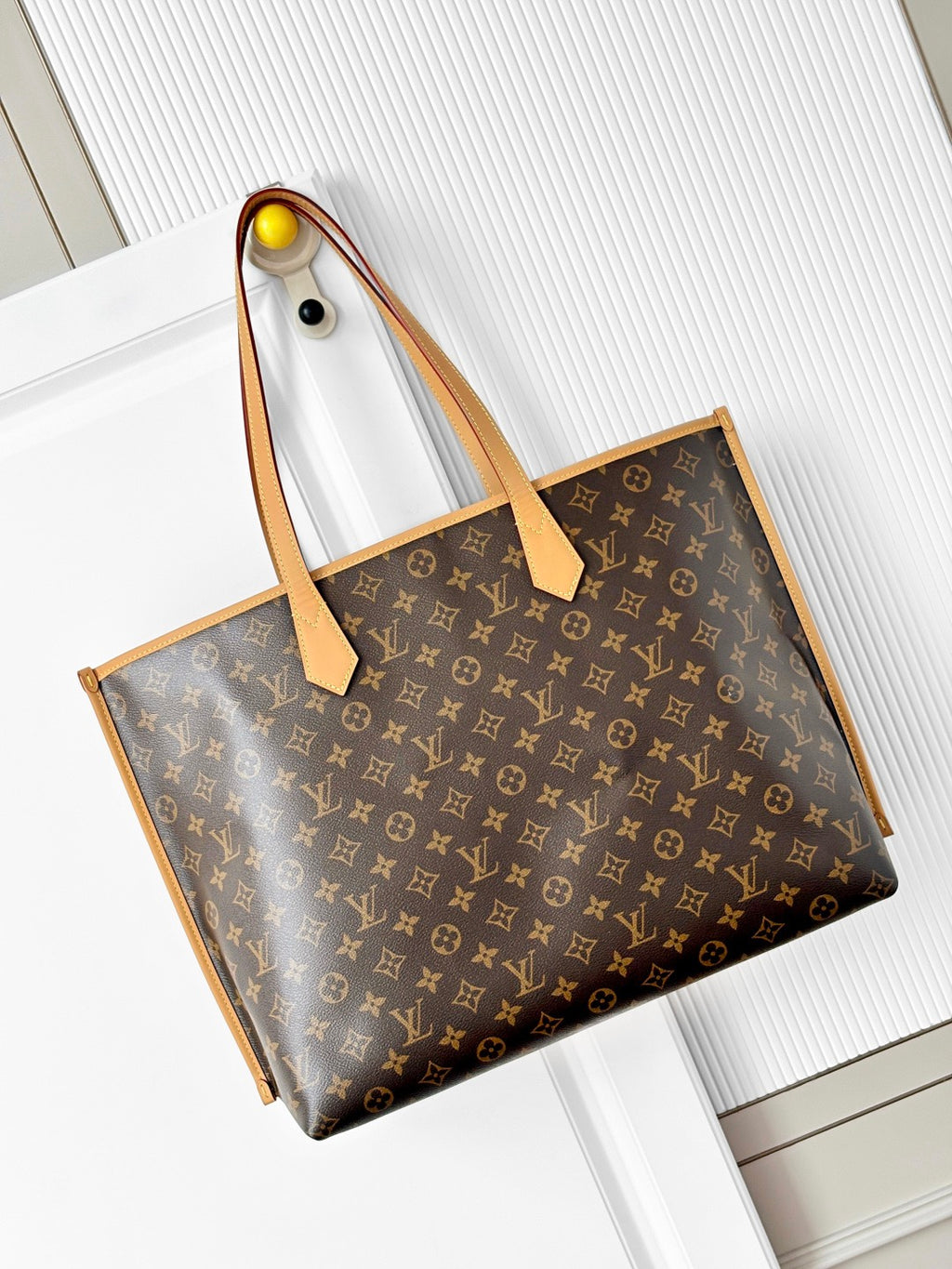 LV Walkaround Tote M3A244