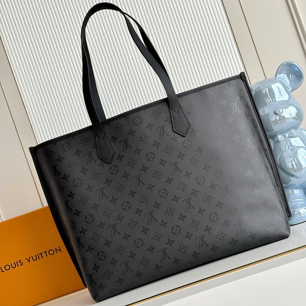 LV Walkaround Tote M3A245