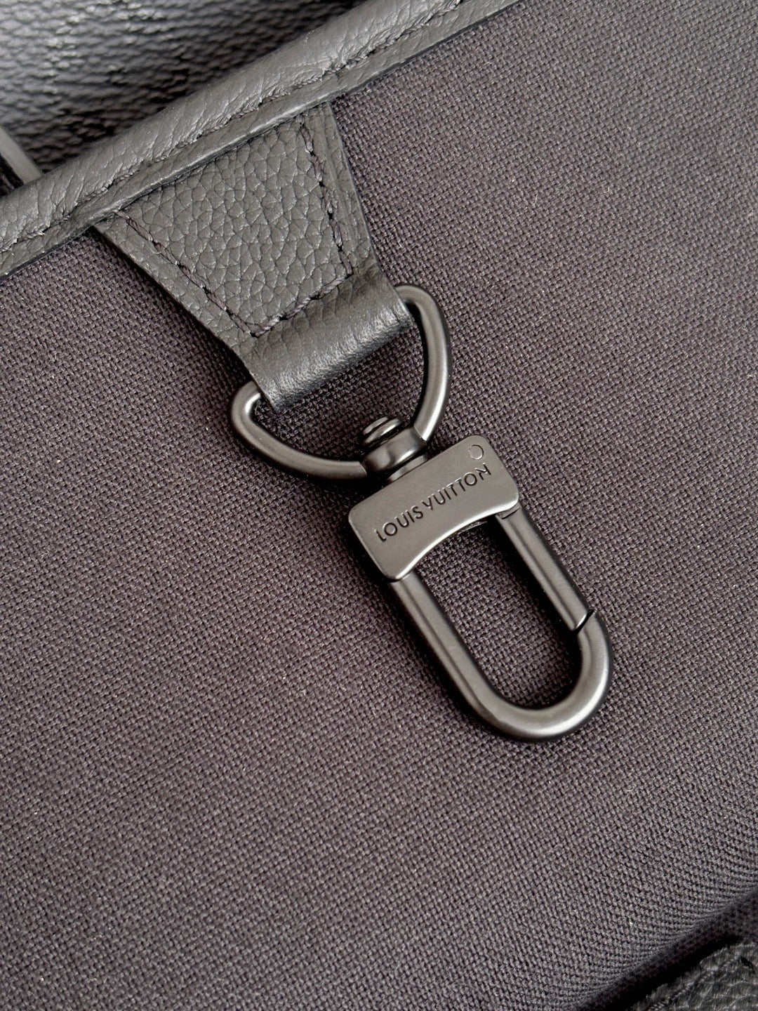 LV Walkaround Tote M3A245