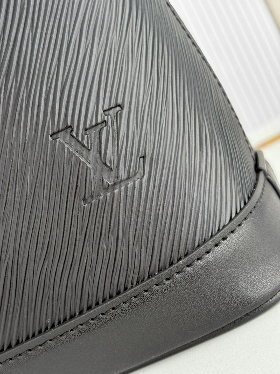 LV Alma MM Soft M2A174