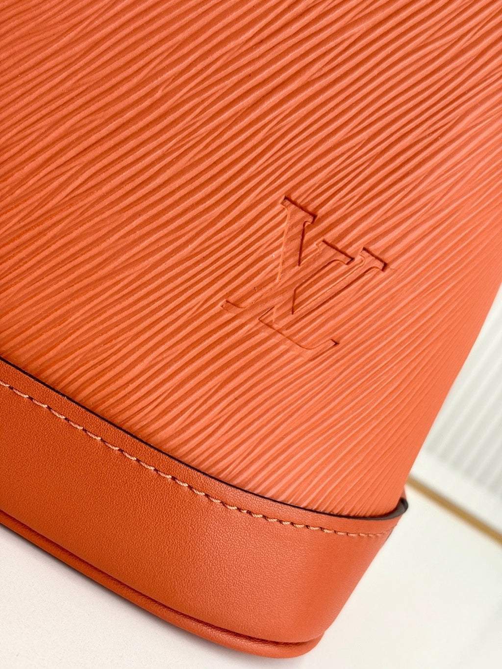 LV Alma MM Soft M2A174