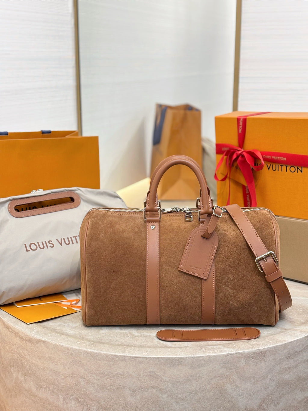 LV Keepall Bandoulière 35 Extendable M2A548
