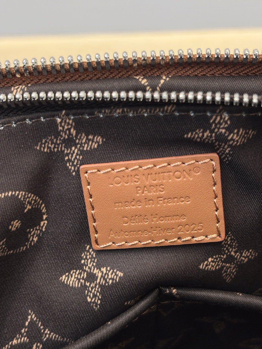 LV Keepall Bandoulière 35 Extendable M2A548