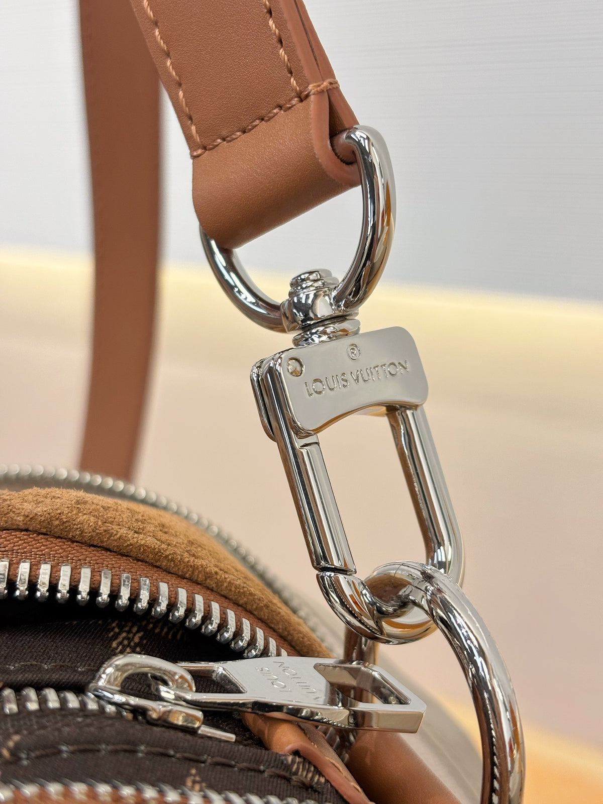 LV Keepall Bandoulière 35 Extendable M2A548