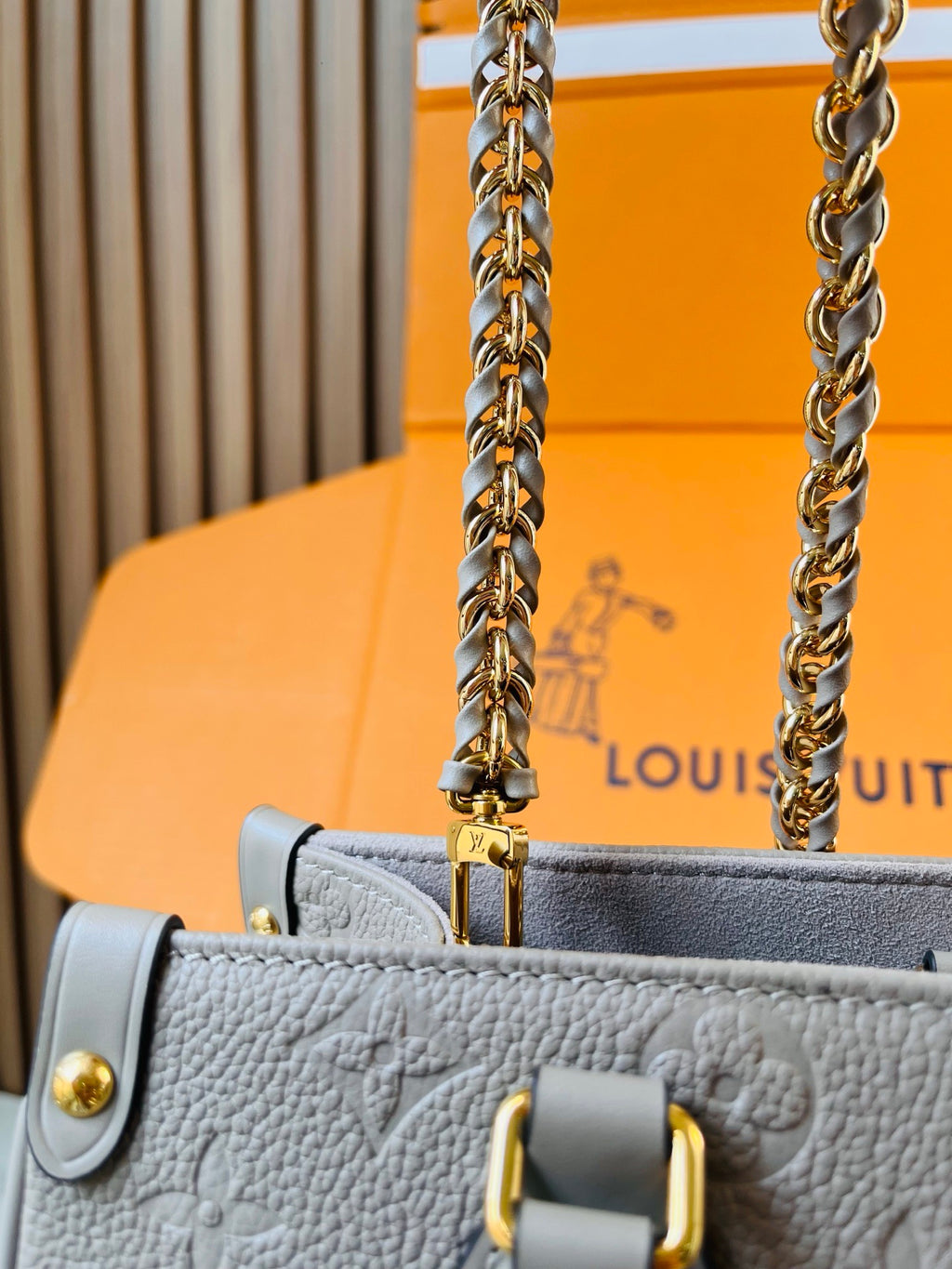 LV OnTheGo Soft PM M3A345