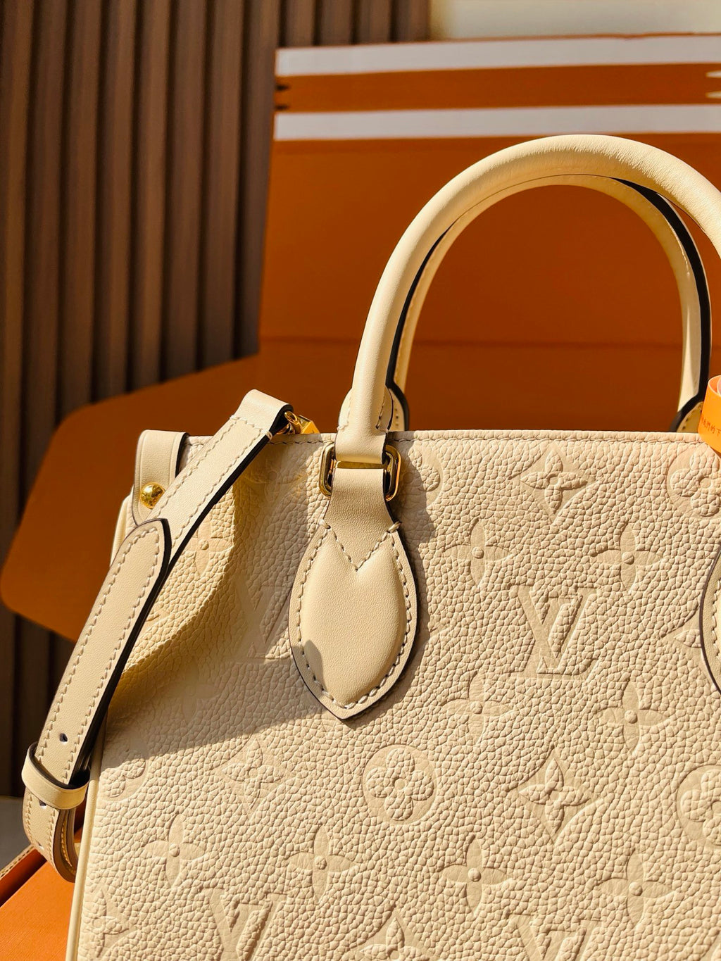 LV OnTheGo Soft PM M3A345