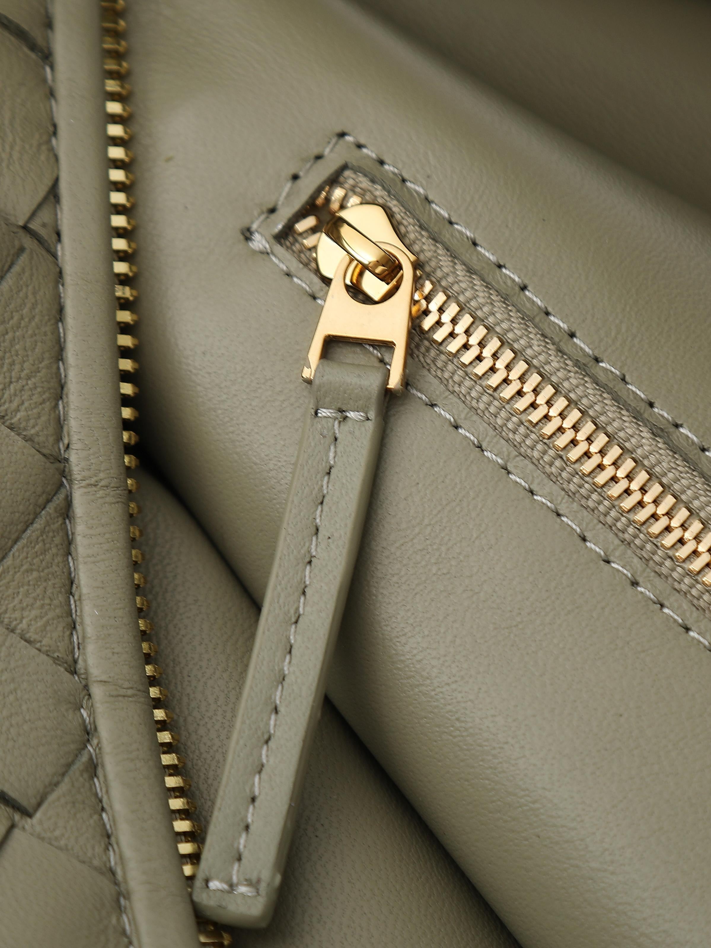 Bottega Veneta Medium  Jodie In Supple Intrecciato Leather