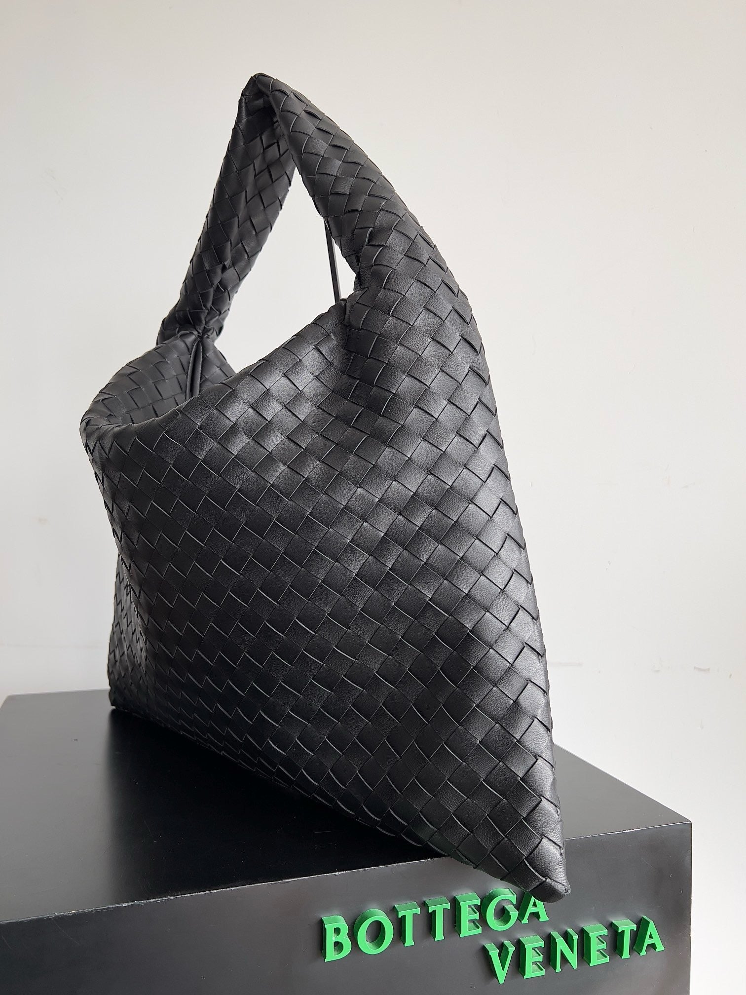 Bottega Veneta Large Hop Tote Bag In Supple Intrecciato Leather
