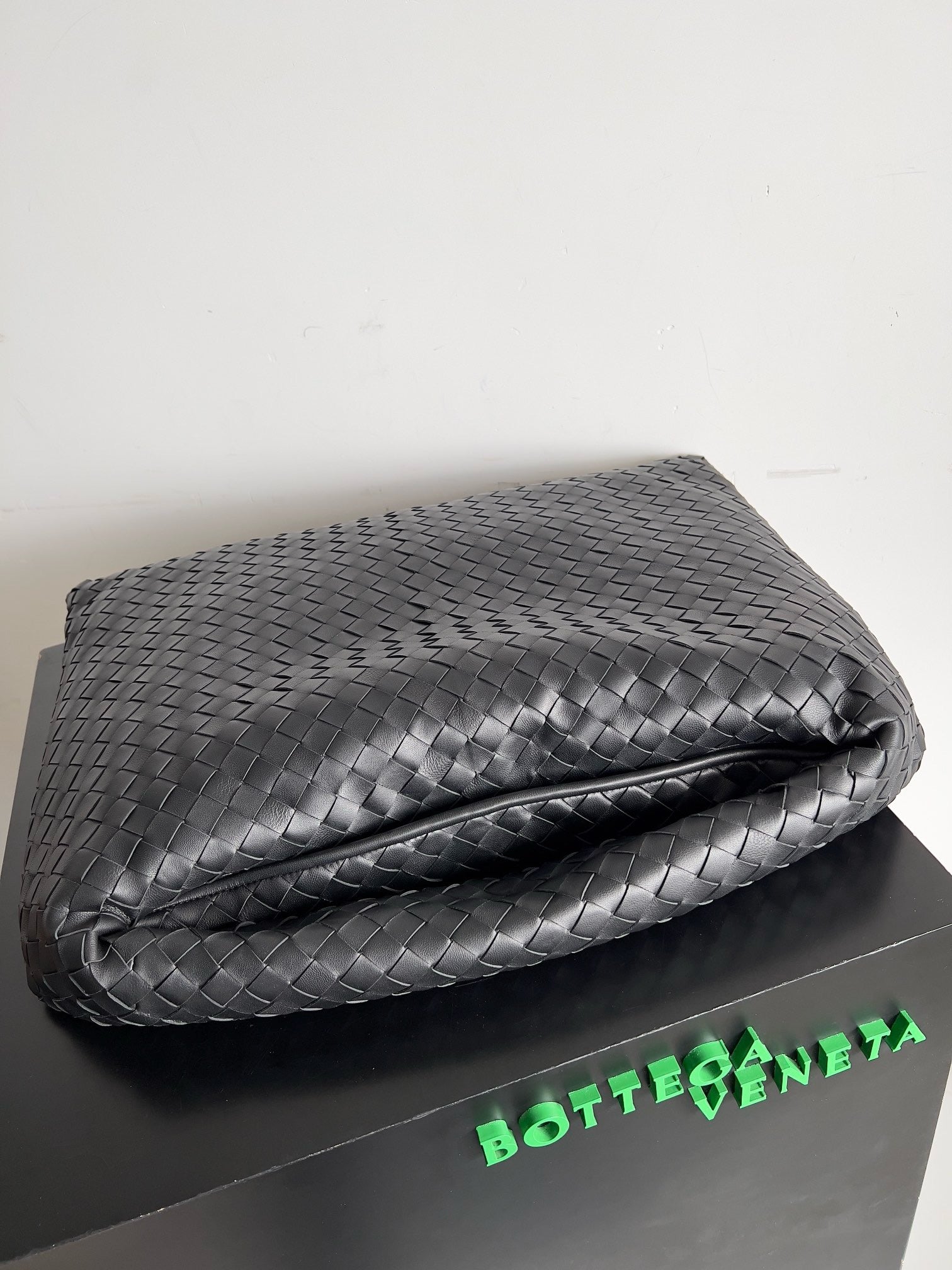 Bottega Veneta Large Hop Tote Bag In Supple Intrecciato Leather