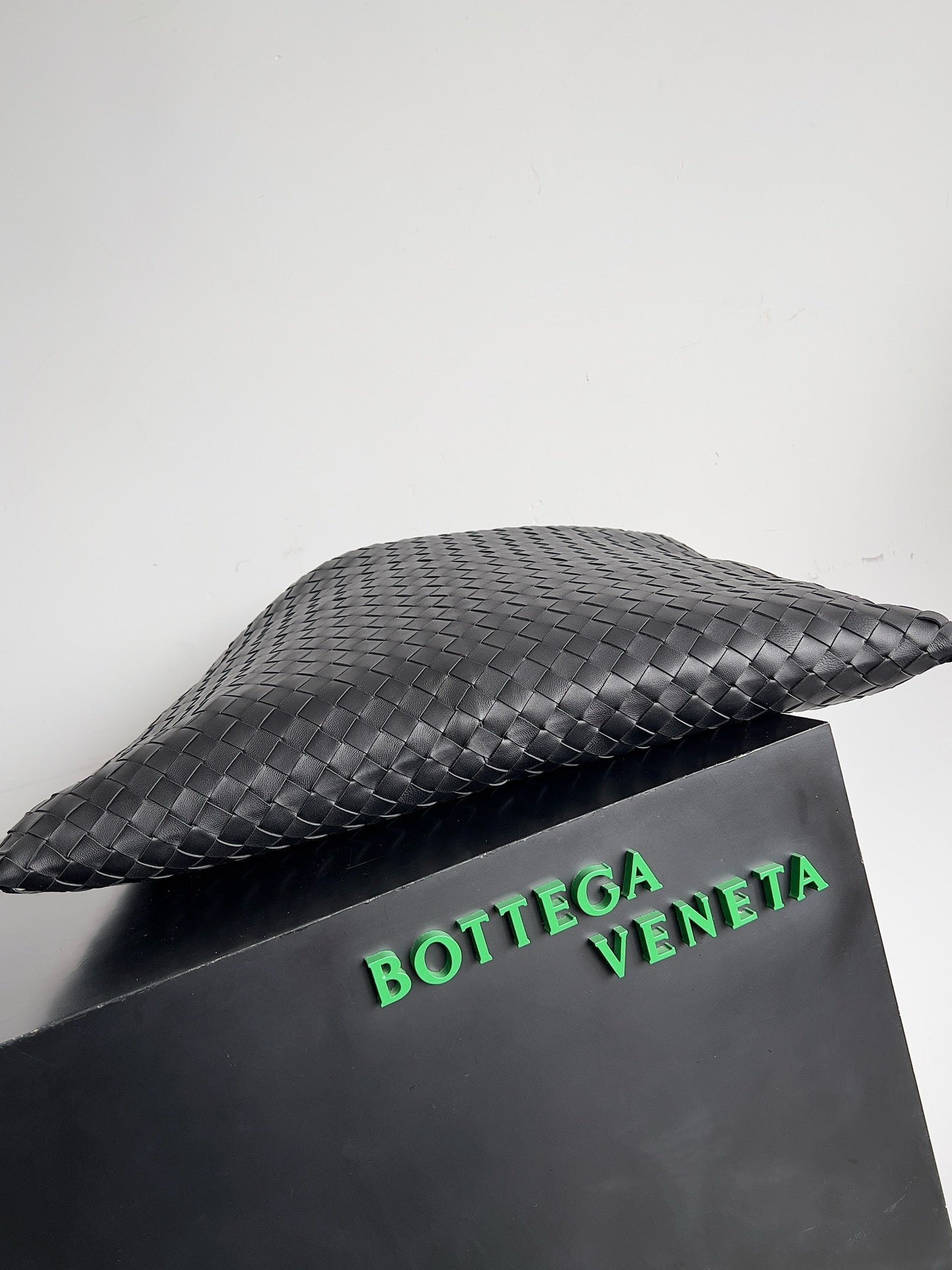 Bottega Veneta Large Hop Tote Bag In Supple Intrecciato Leather
