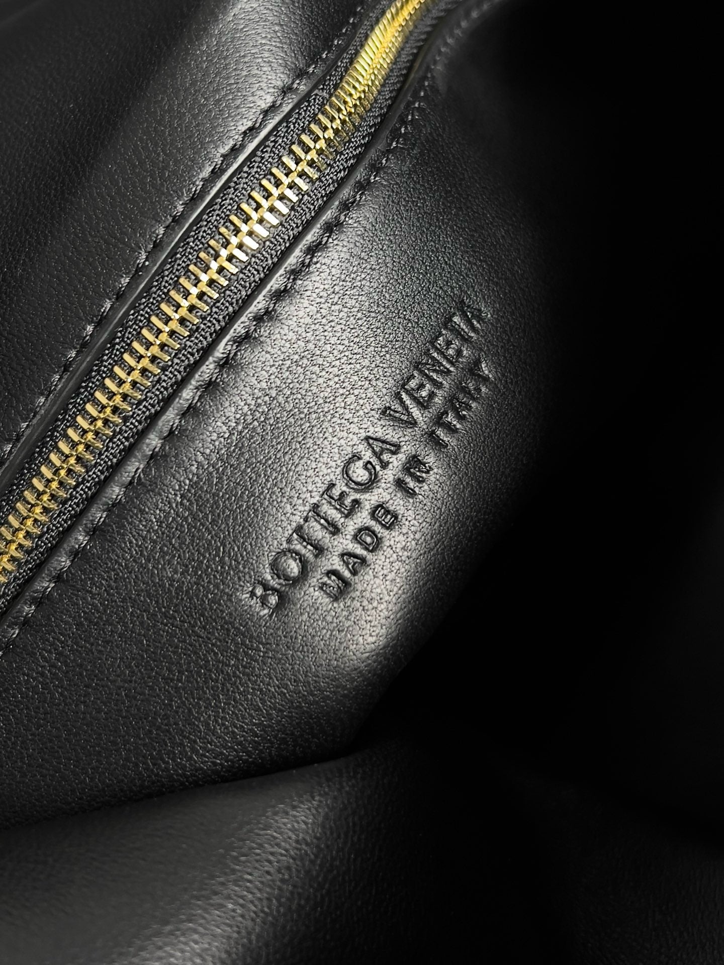 Bottega Veneta Large Hop Tote Bag In Supple Intrecciato Leather