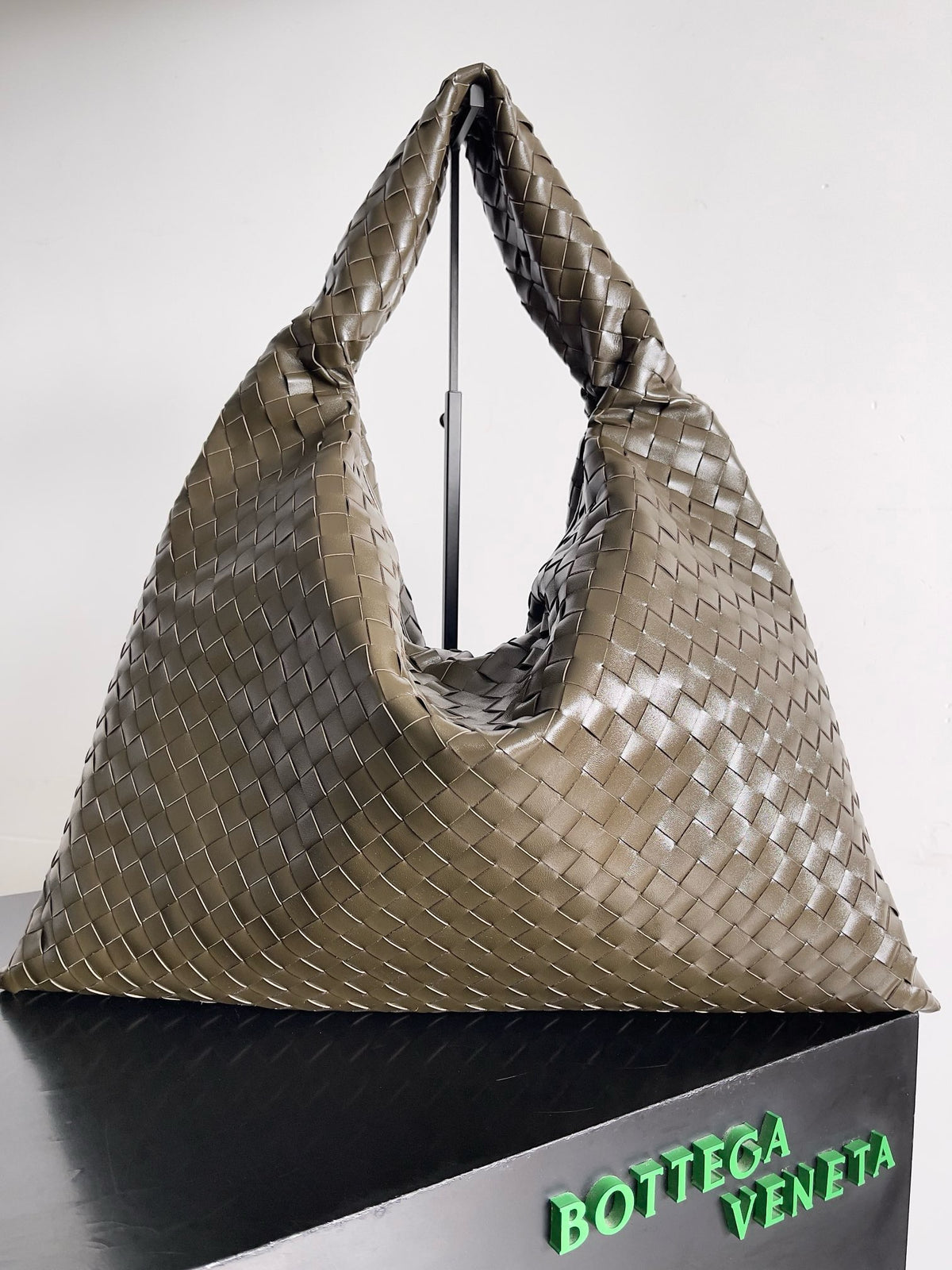 Bottega Veneta Large Hop Tote Bag In Supple Intrecciato Leather