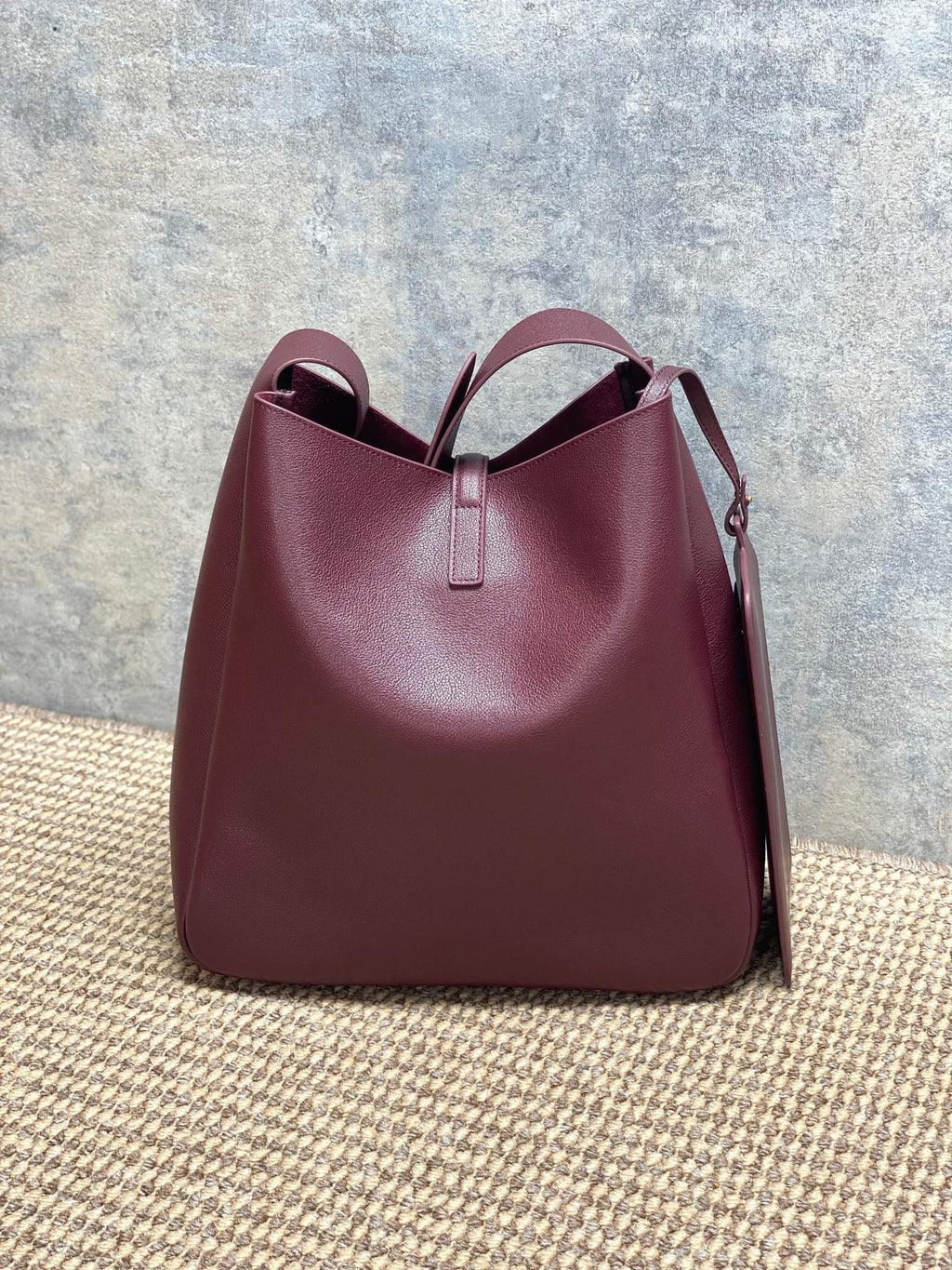 Saint Laurent Le 5 À 7 Supple Large In Grained Leather