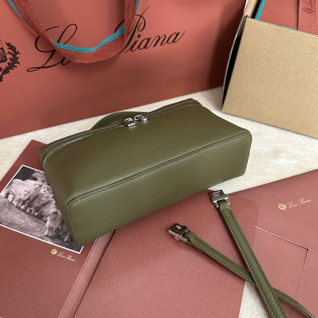 Loro Piana Extra Pocket L19 in Grained Calfskin
