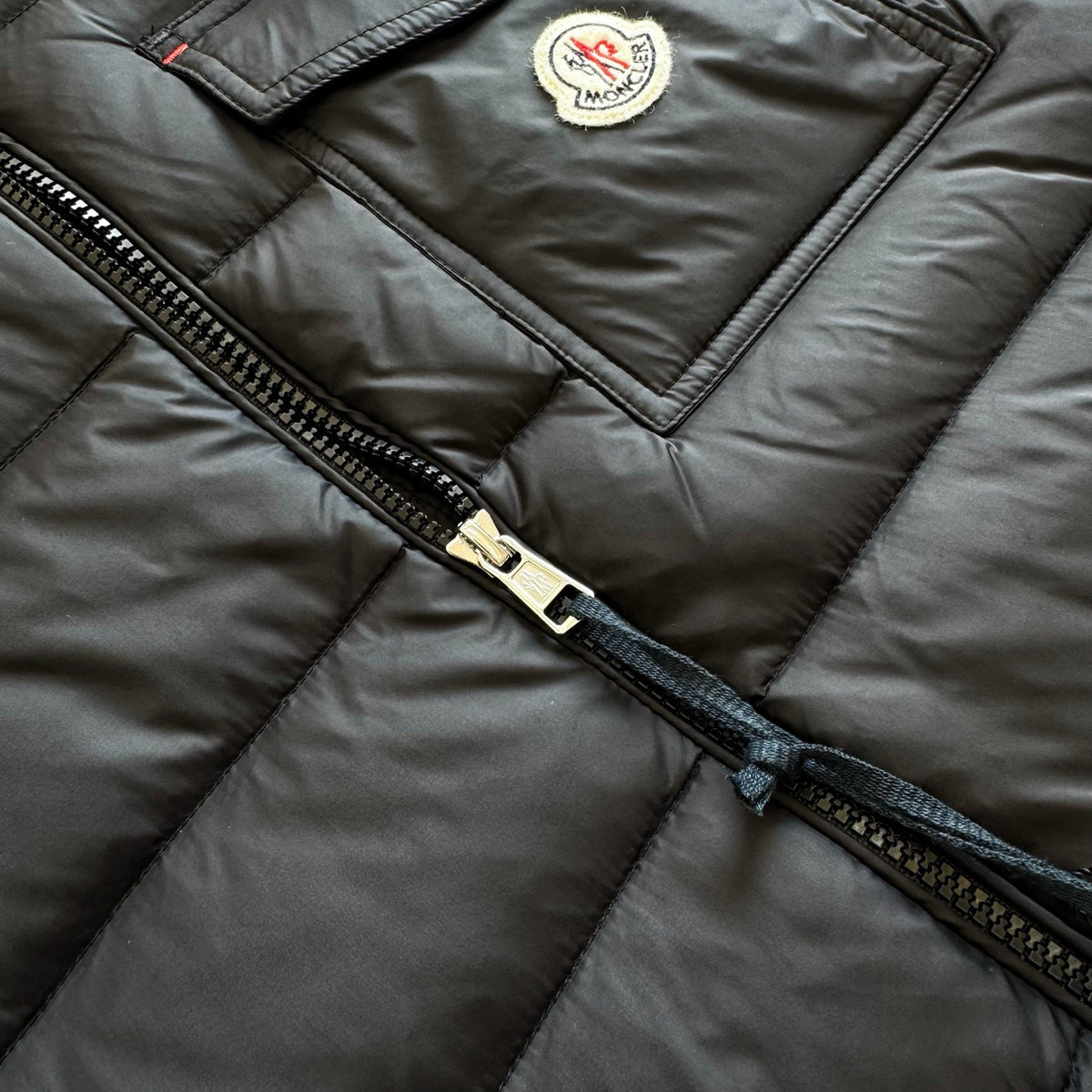 Moncler Verith Hooded Short Down Jacket