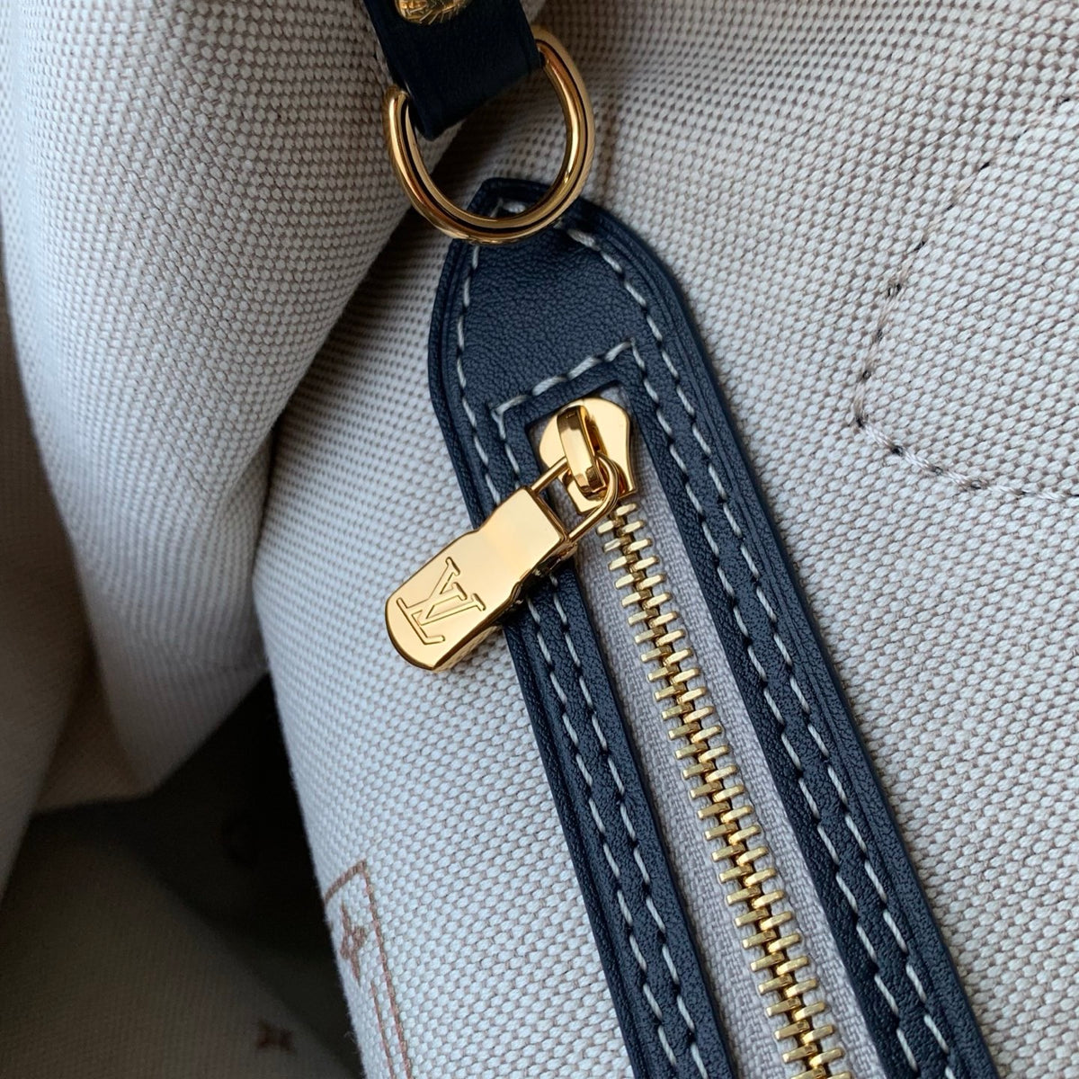 LV Neverfull MM M2A096