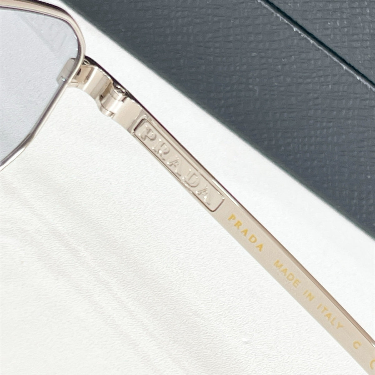 Prada Sunglasses PRD53S