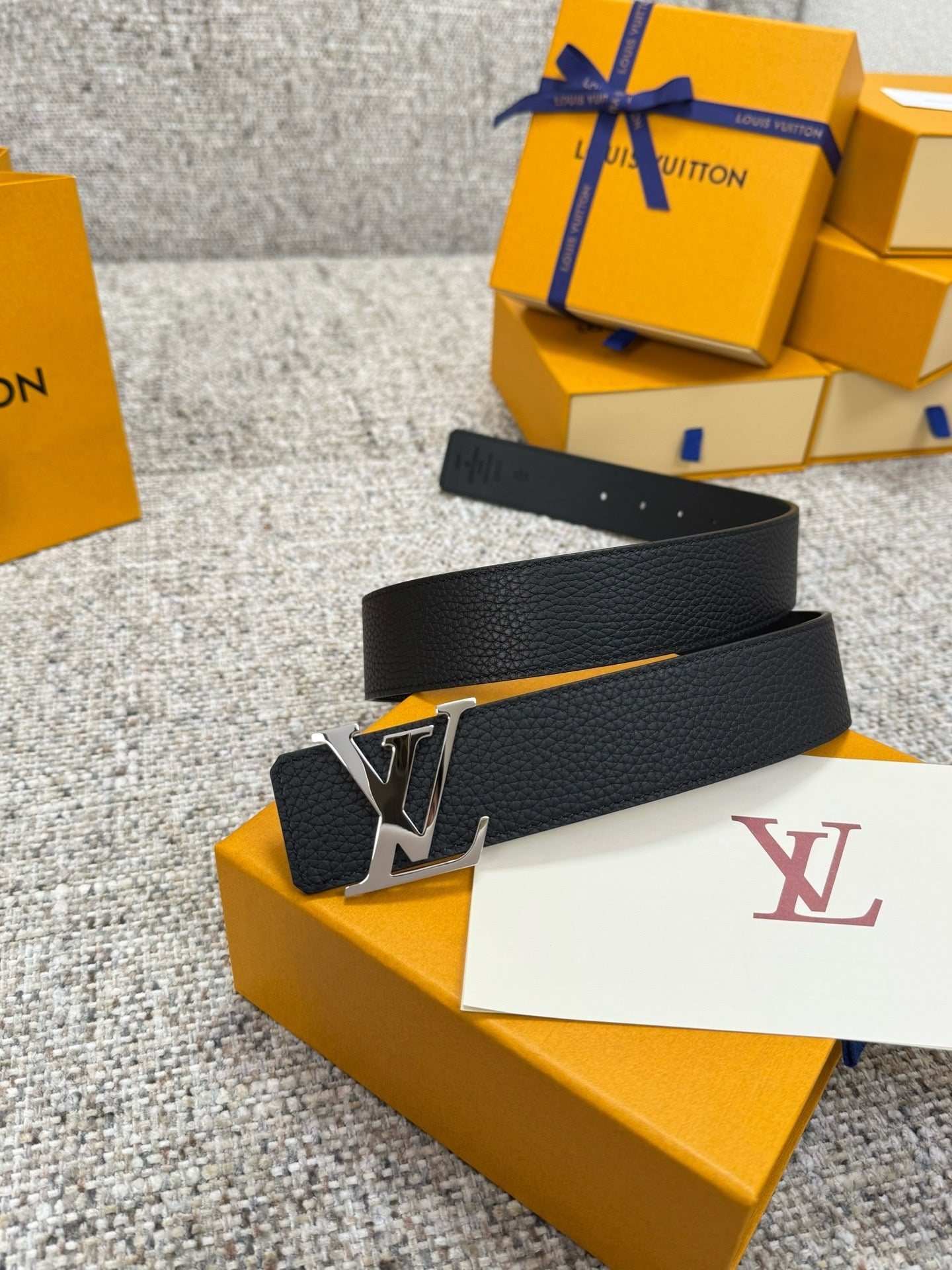 LV Belts Style 02