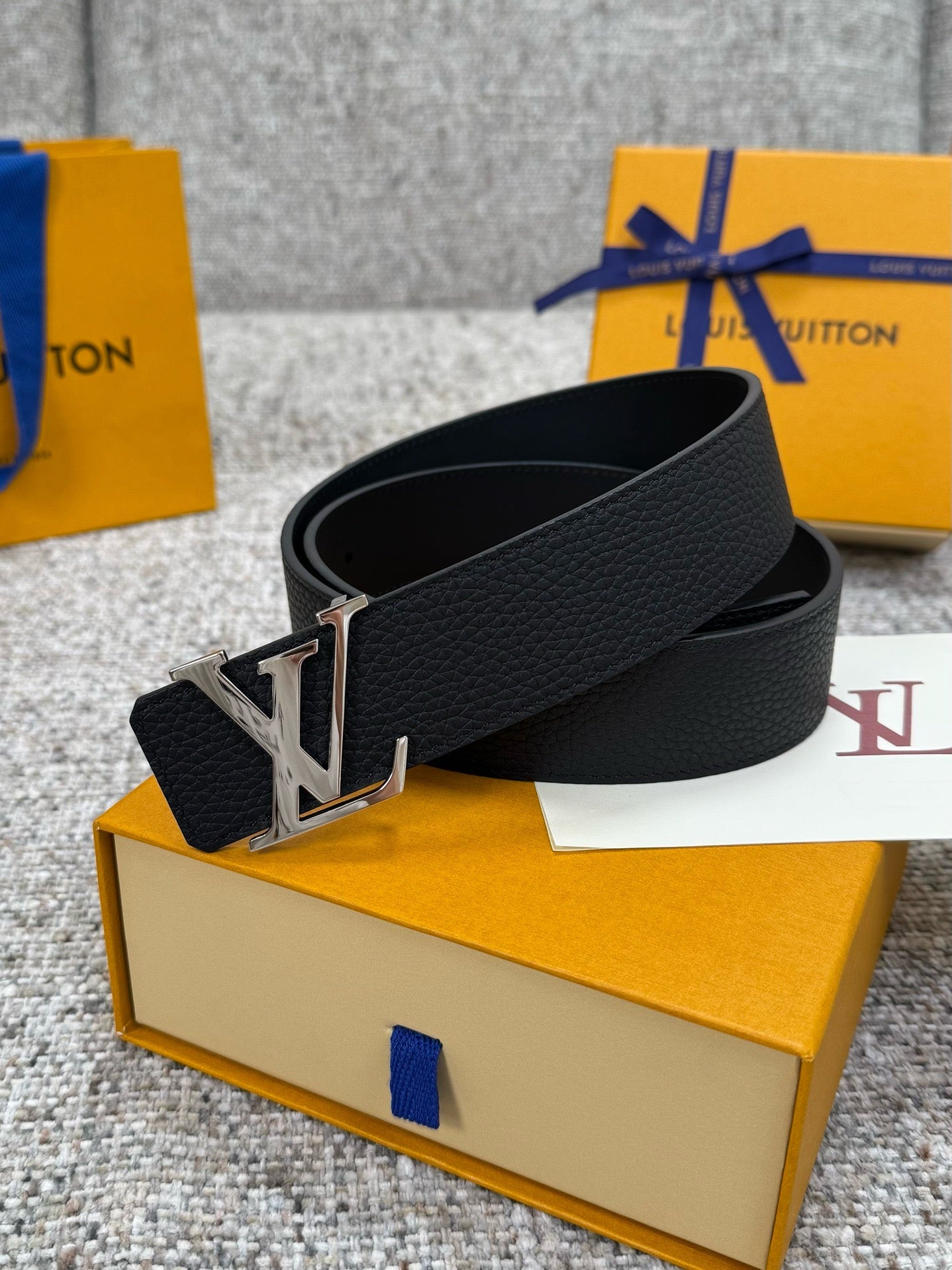 LV Belts Style 02