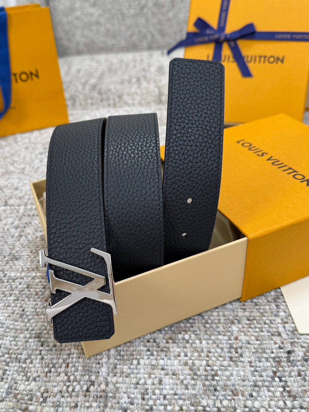 LV Belts Style 02