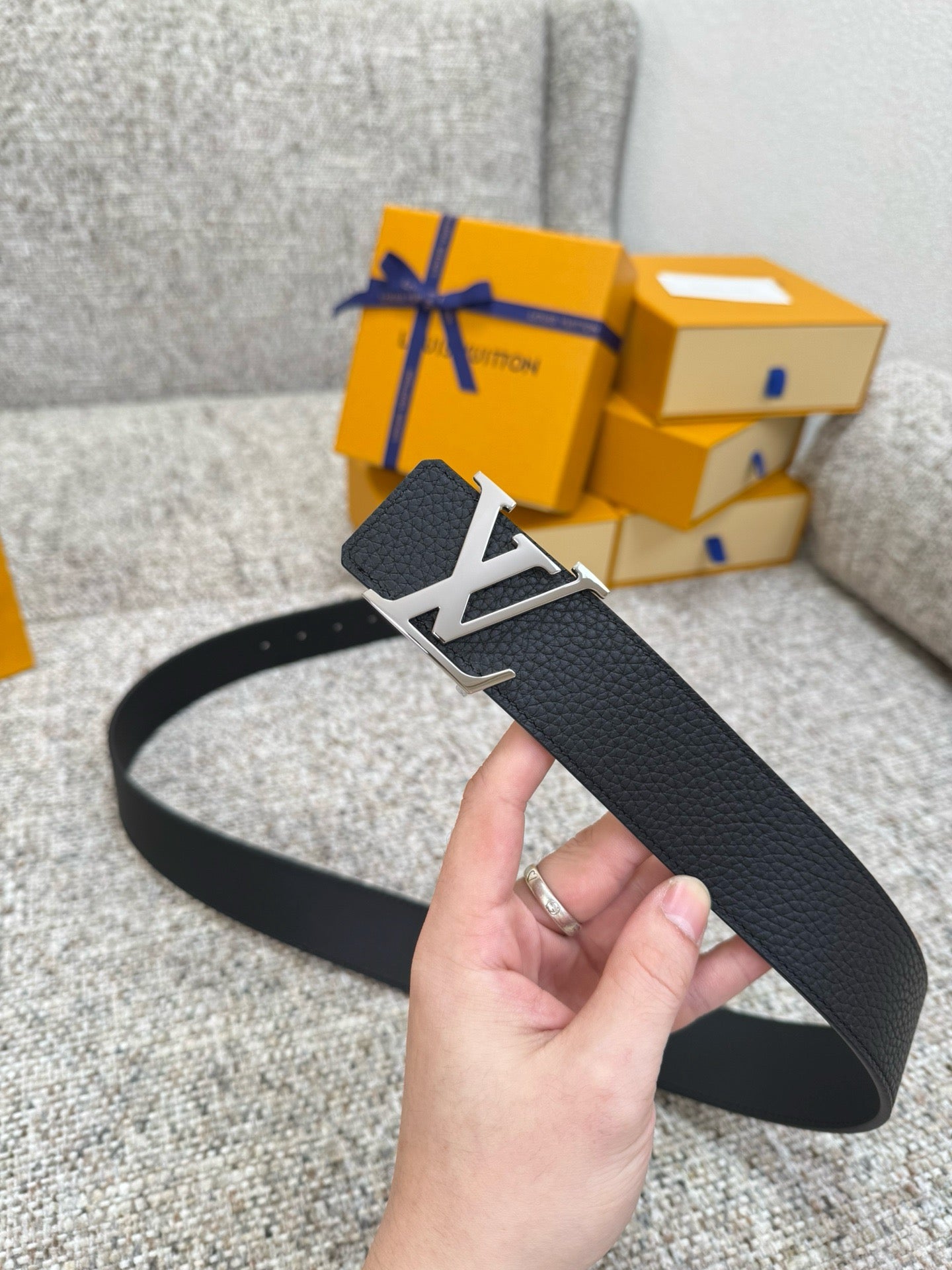 LV Belts Style 02