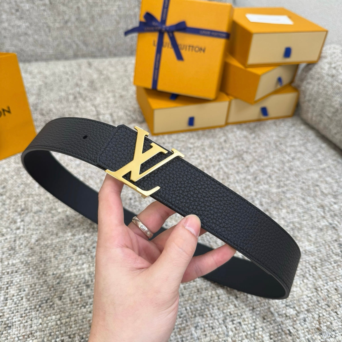 LV Belts Style 02