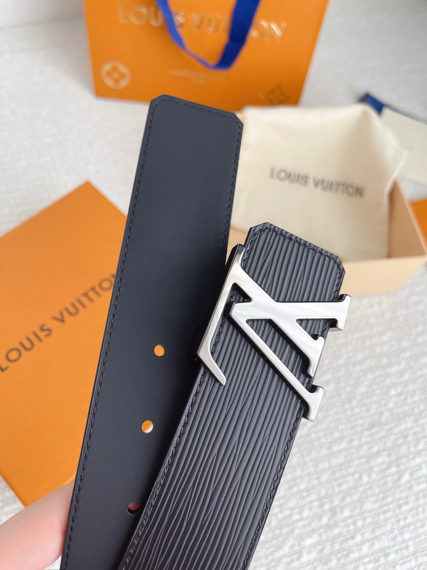 LV Belts Style 05