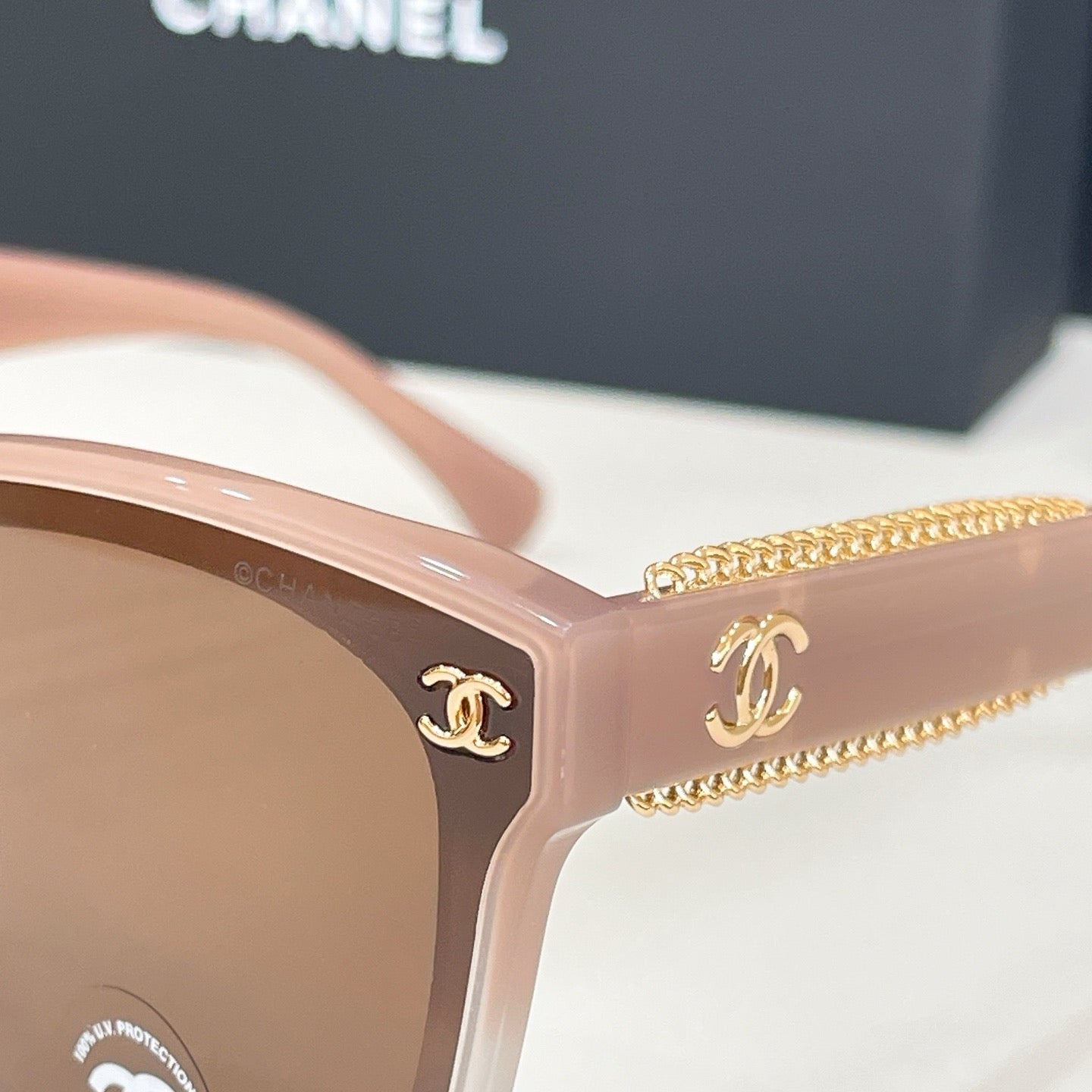 Chanel Sunglasses CH8039