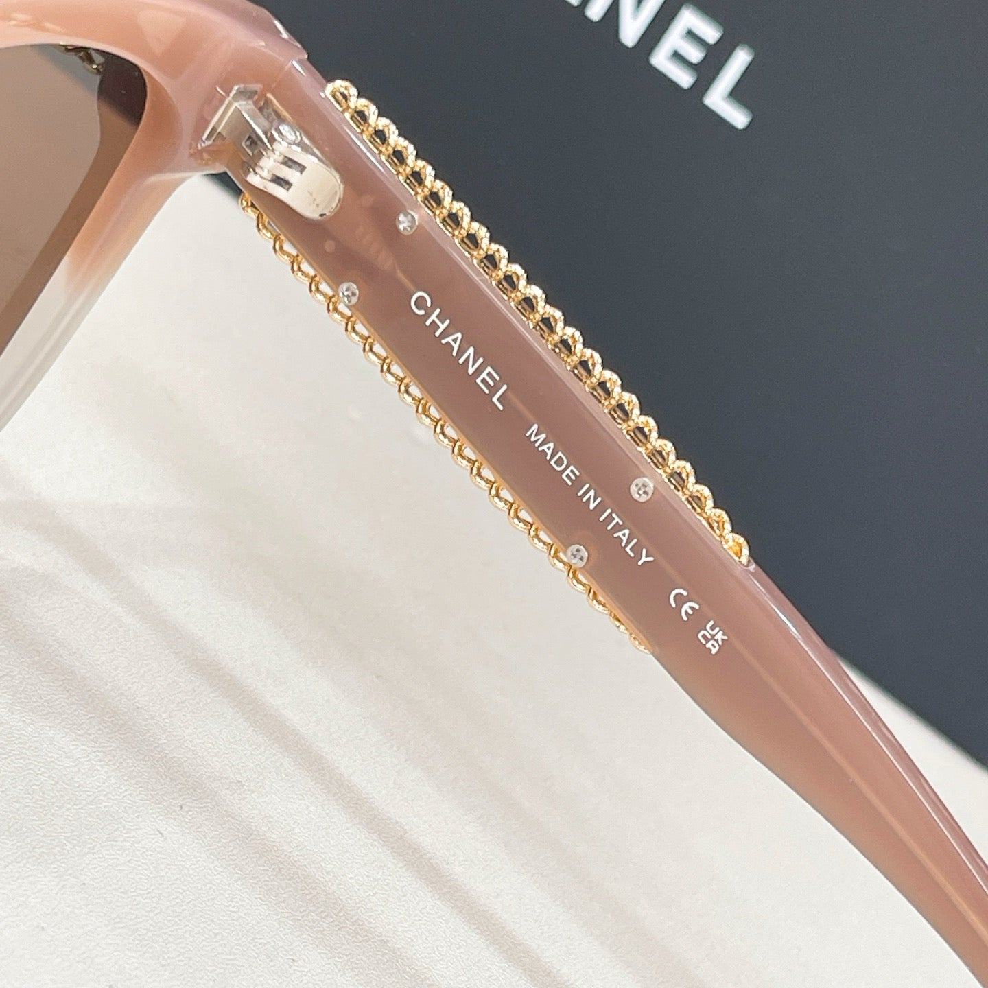 Chanel Sunglasses CH8039