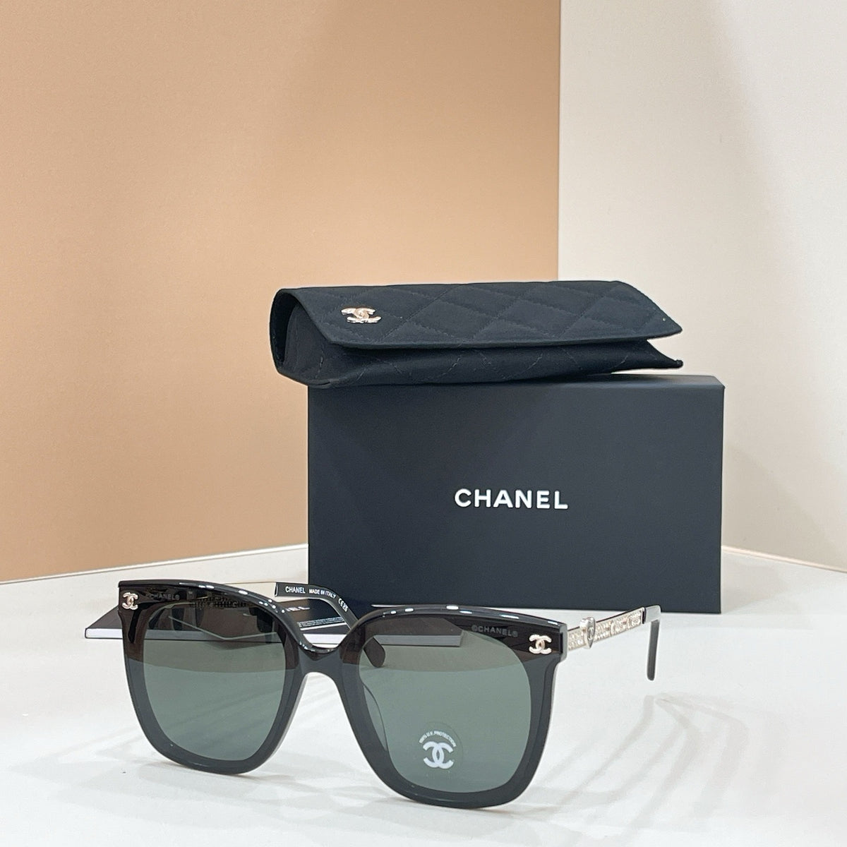 Chanel Sunglasses CH7813