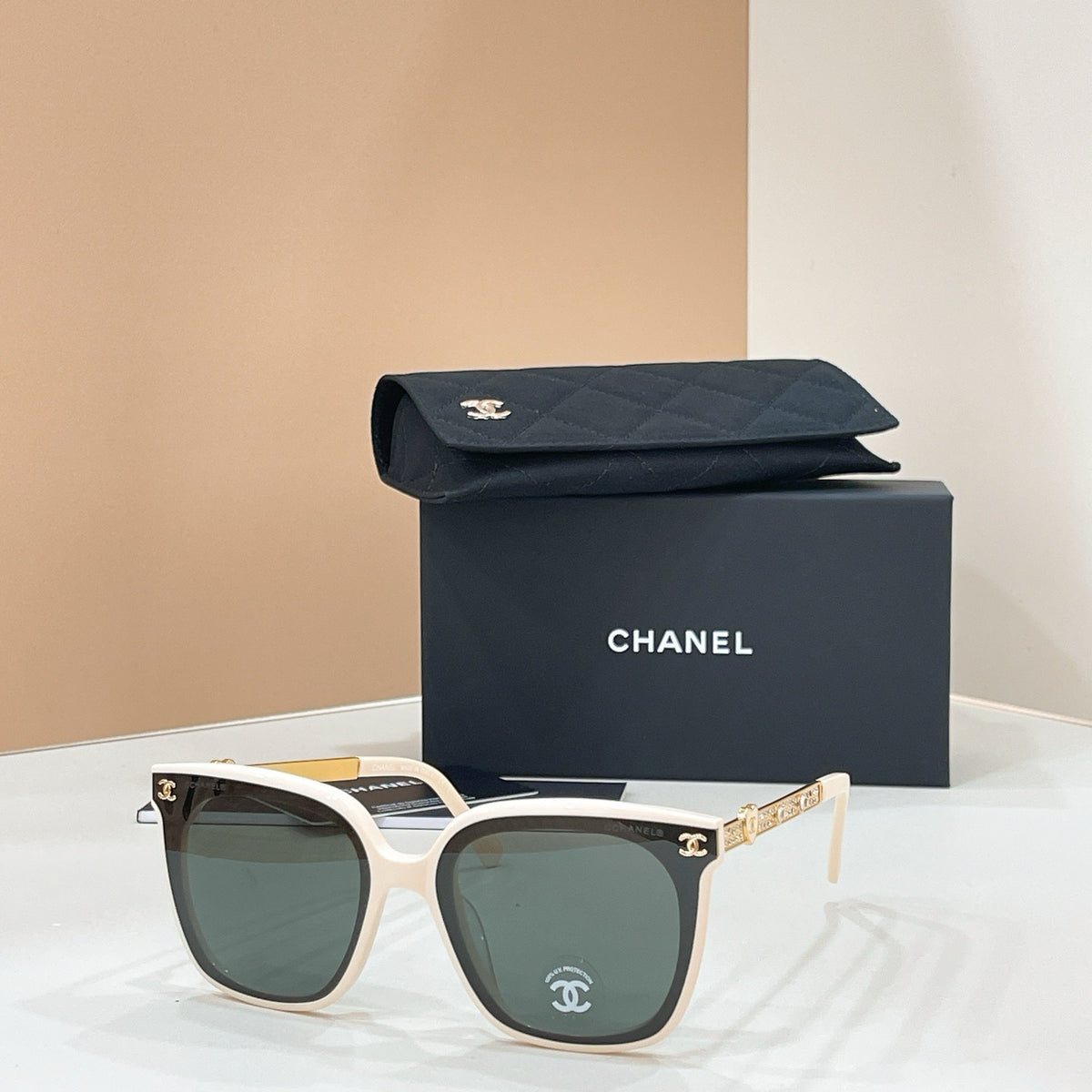 Chanel Sunglasses CH7813