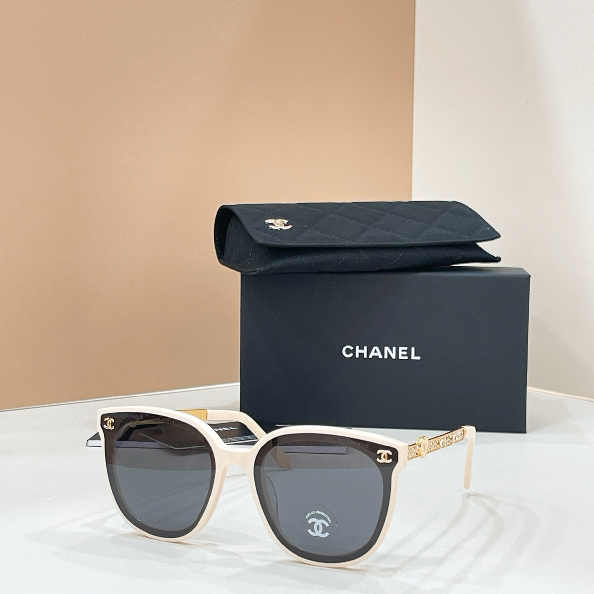 Chanel Sunglasses CH7814