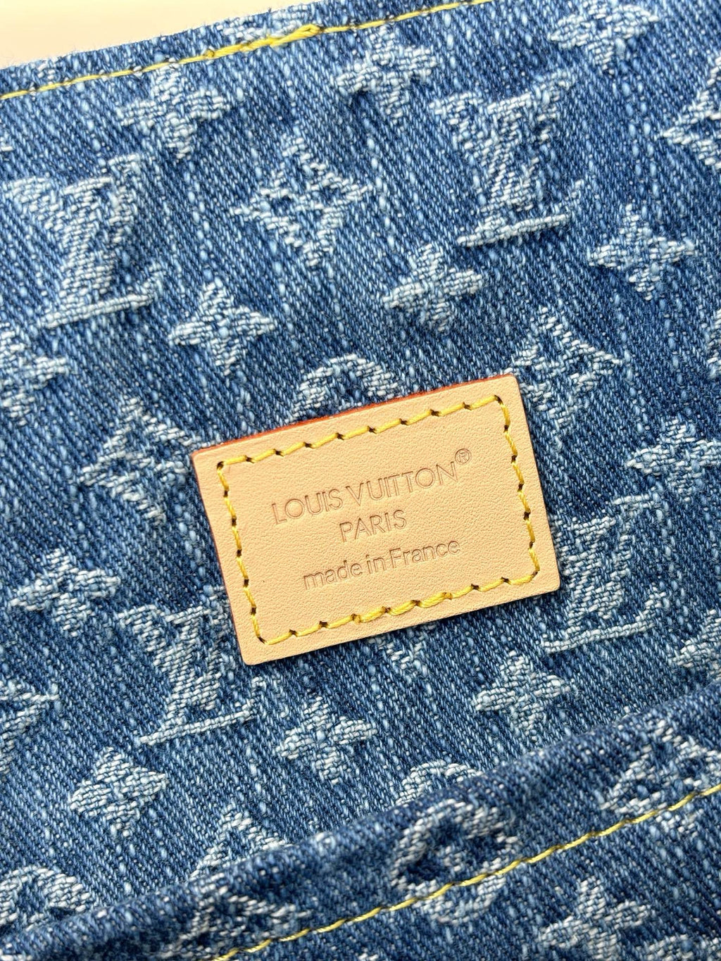 LV Montsouris Cargo M27330