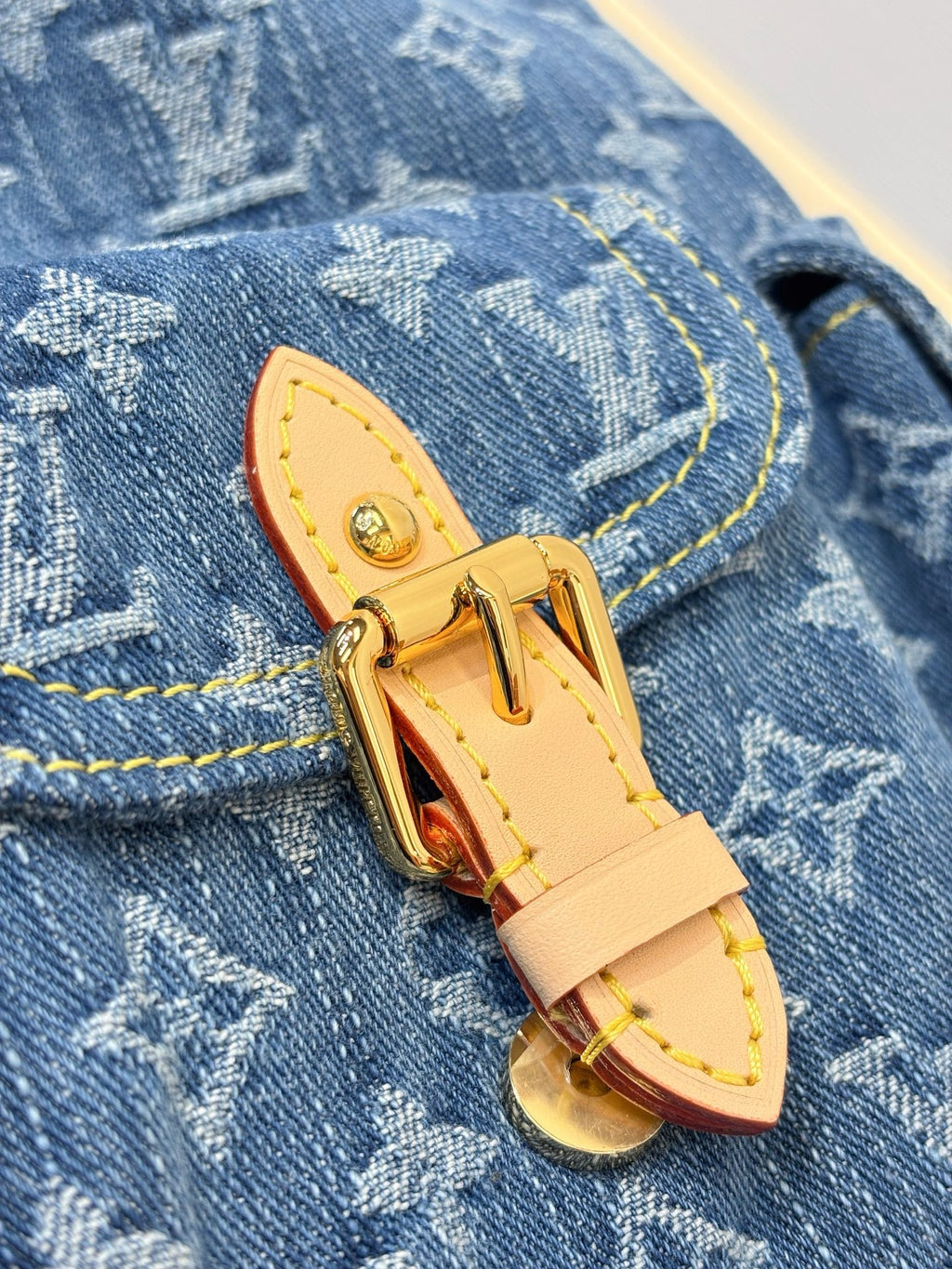 LV Montsouris Cargo M27330