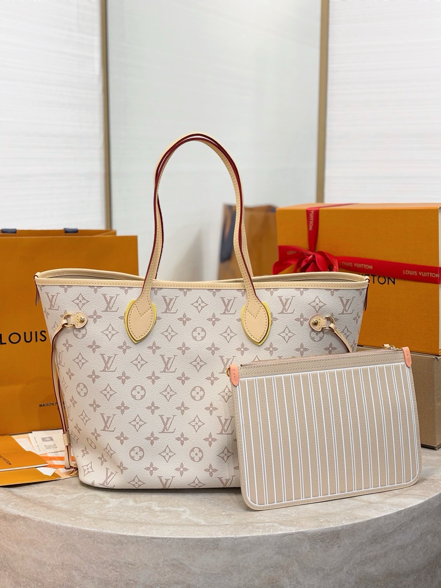 LV Neverfull Inside Out MM M2A095