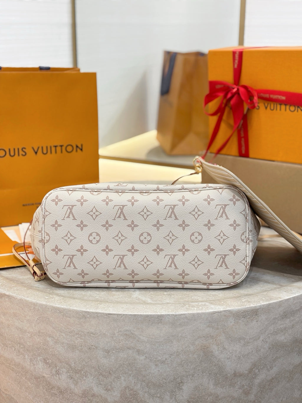 LV Neverfull Inside Out MM M2A095