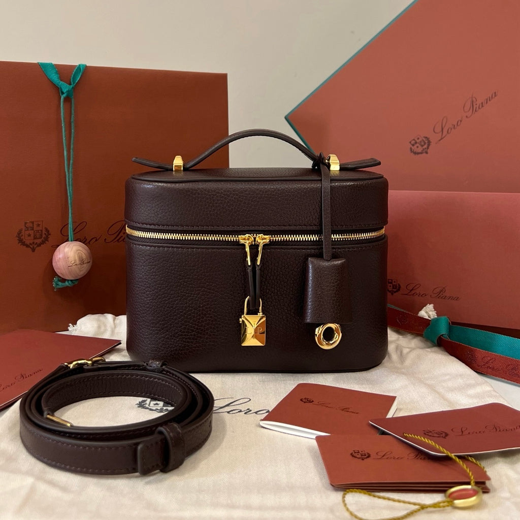 Loro Piana Extra Softy Case L21 in Lambskin