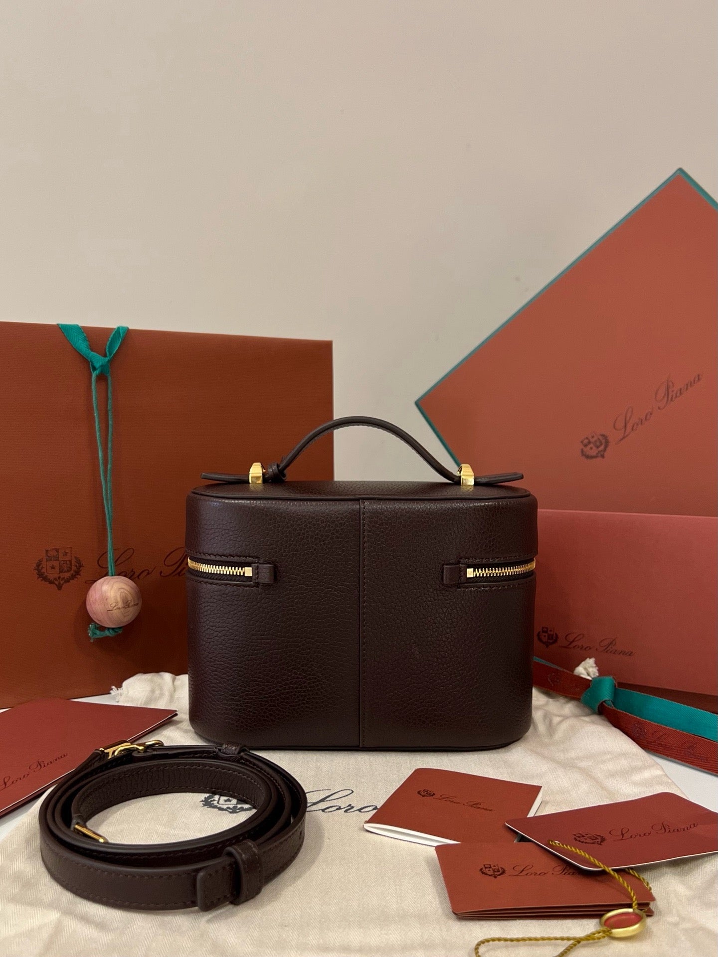 Loro Piana Extra Softy Case L21 in Lambskin
