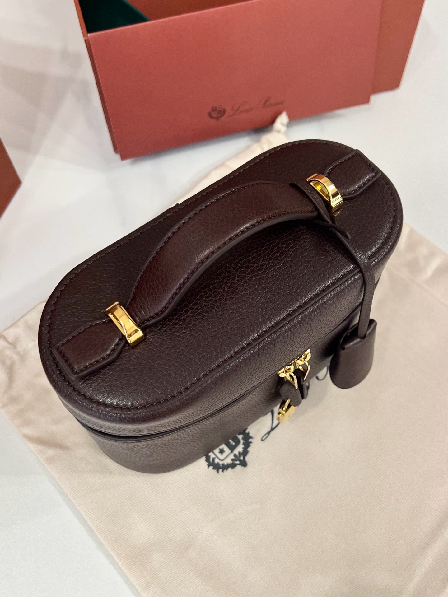 Loro Piana Extra Softy Case L21 in Lambskin