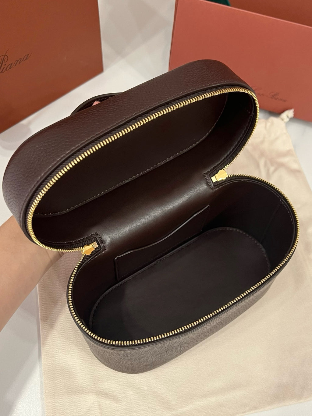 Loro Piana Extra Softy Case L21 in Lambskin