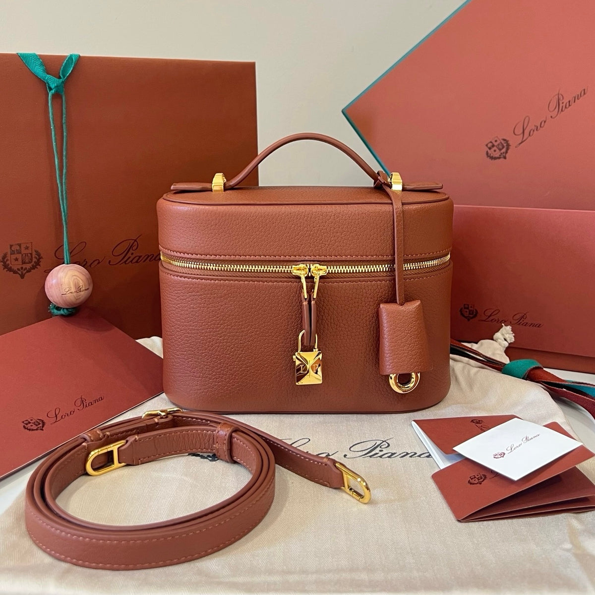 Loro Piana Extra Softy Case L21 in Lambskin
