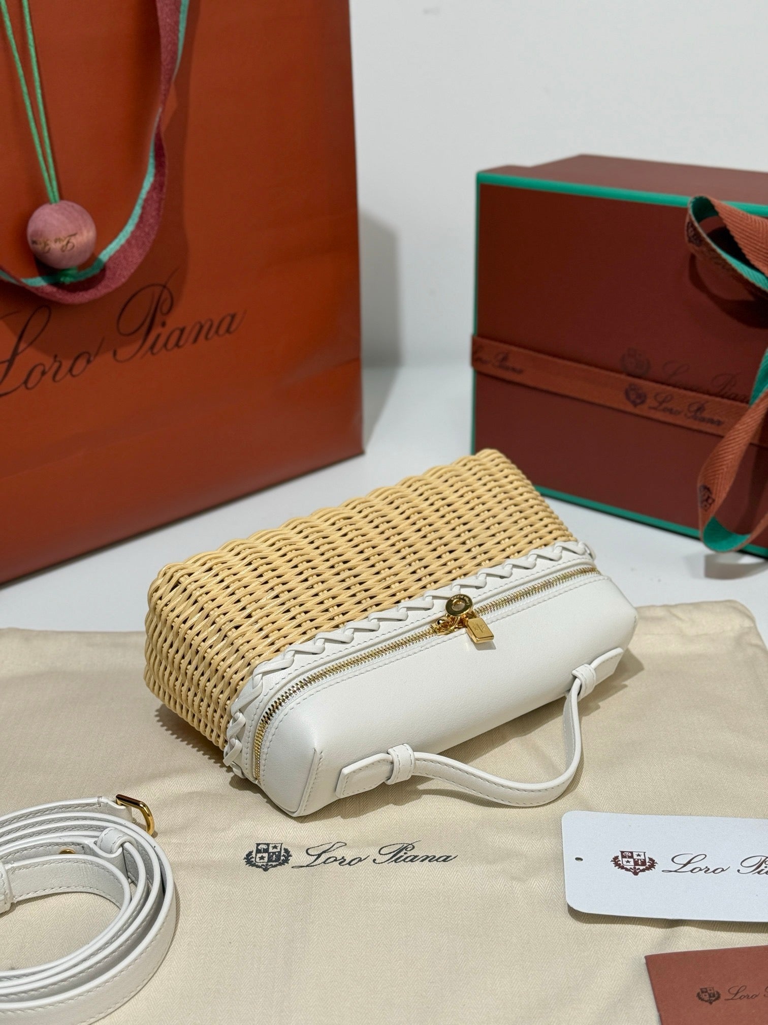 Loro Piana Extra Pocket L19 East-West in Wicker
